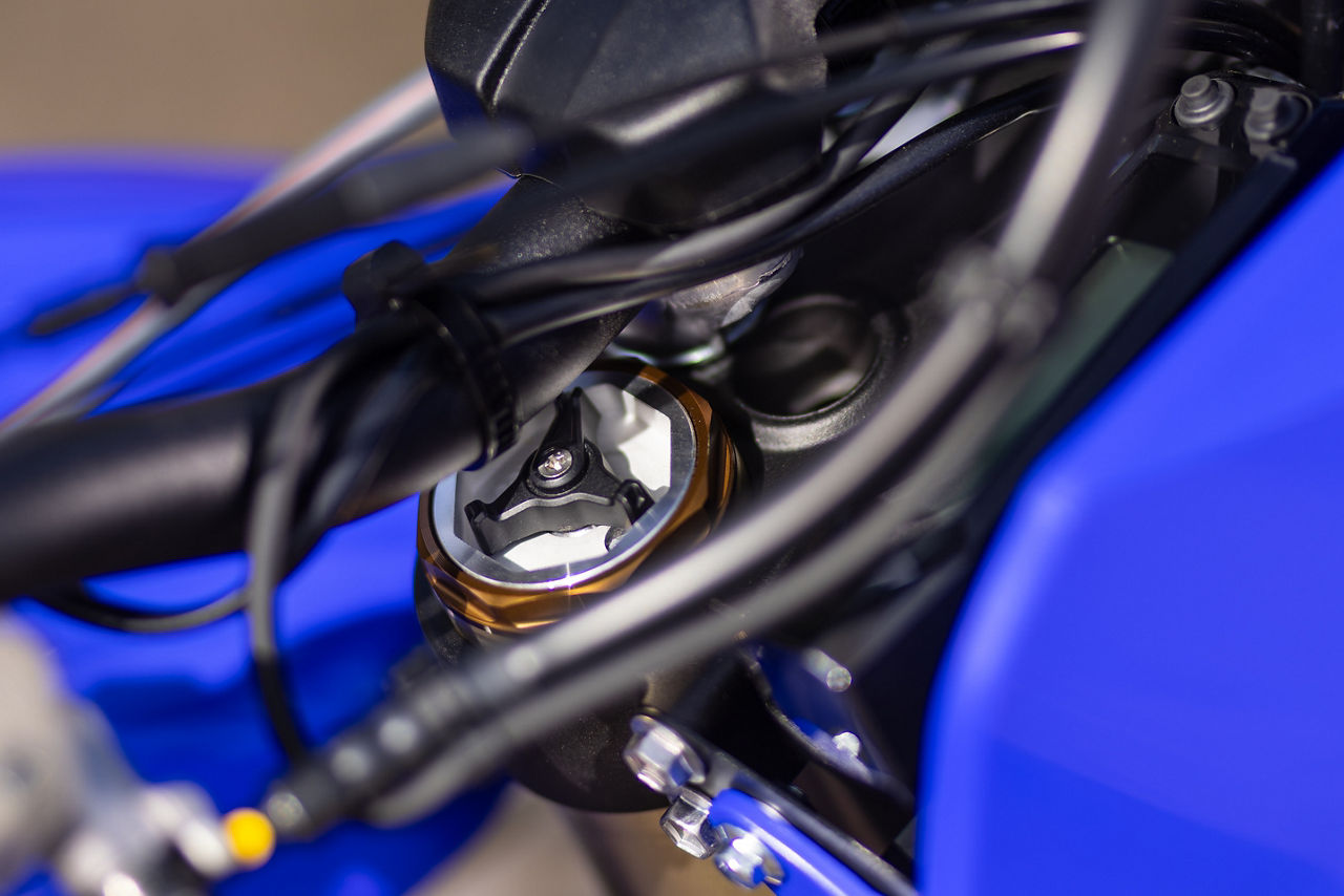 Toolless fork adjustment                                                                                                                                                                                                                                  