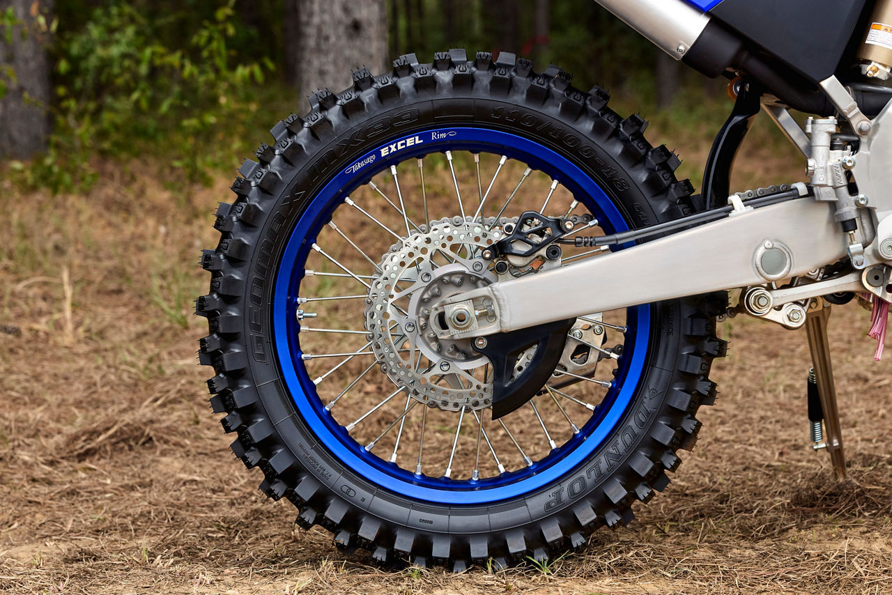 Enduro-specific wheels and tyres                                                                                                                                                                                                                          